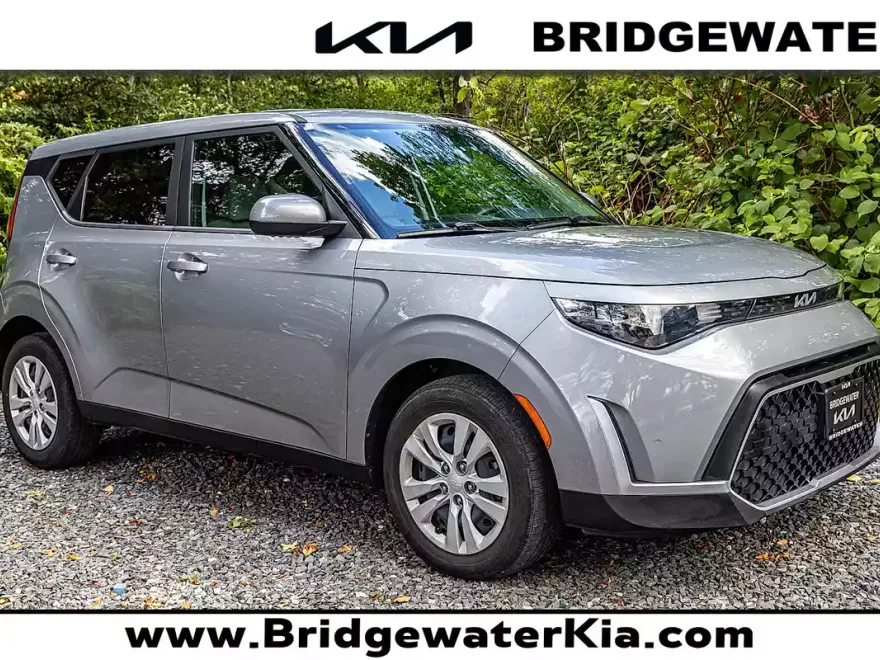2023 Kia Soul LX photo 1