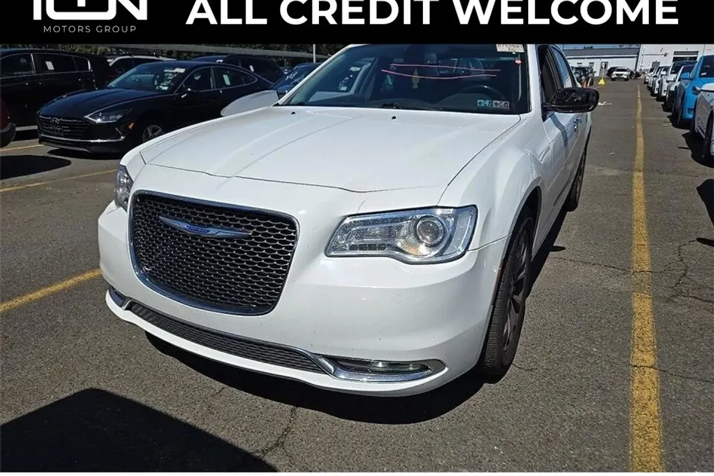 2019 Chrysler 300 Limited photo 1