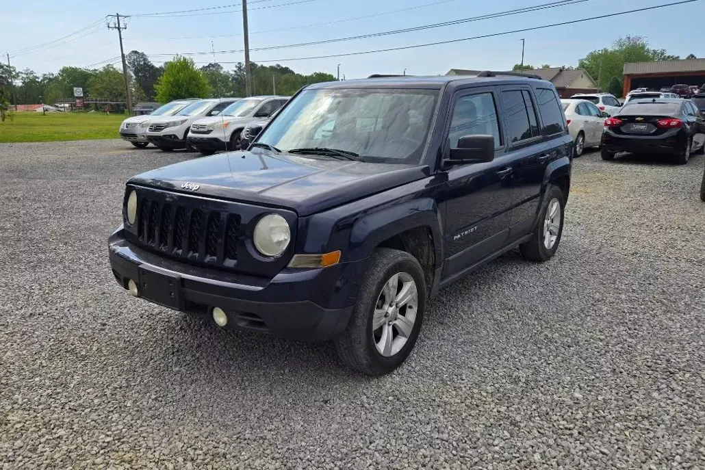 2012 Jeep Patriot Latitude photo 1