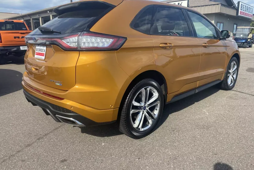 2015 Ford Edge Sport photo 1