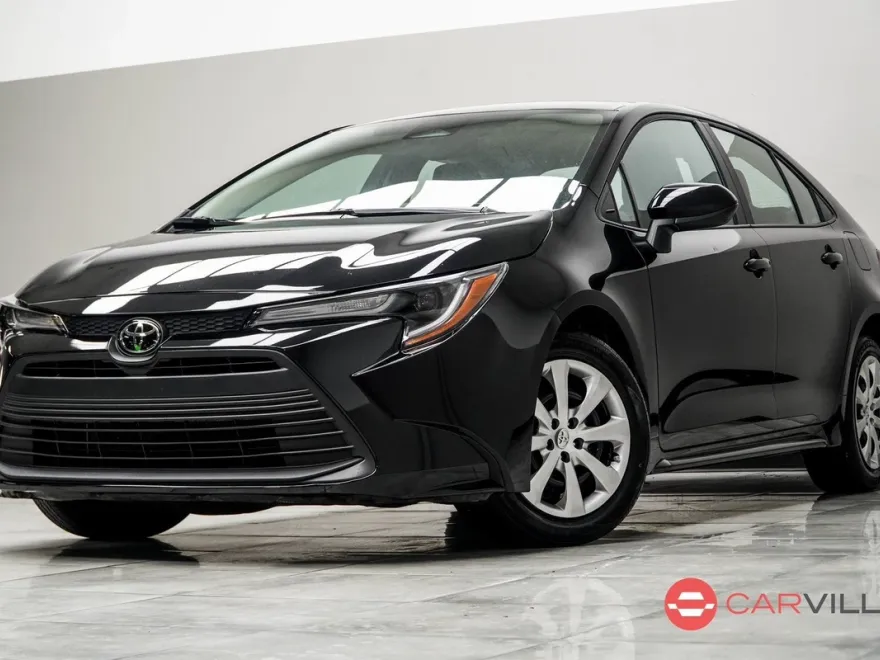 2025 Toyota Corolla LE photo 1