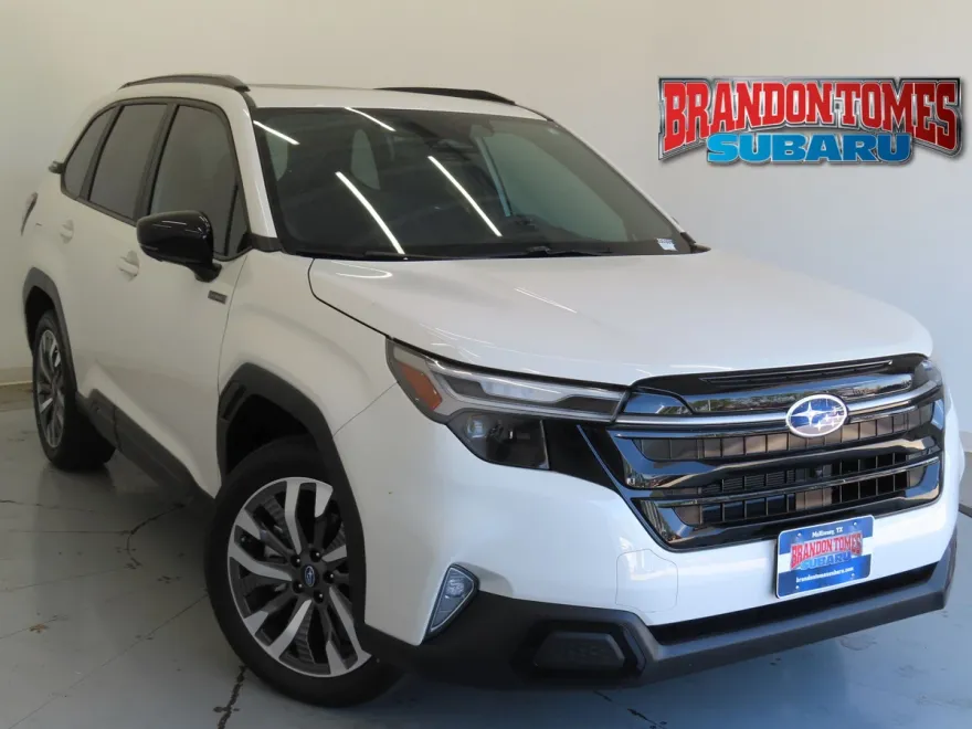 2025 Subaru Forester Touring photo 1