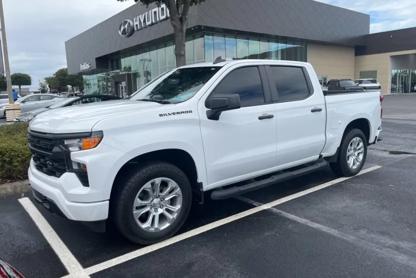 2023 Chevrolet Silverado 1500 Custom photo 1