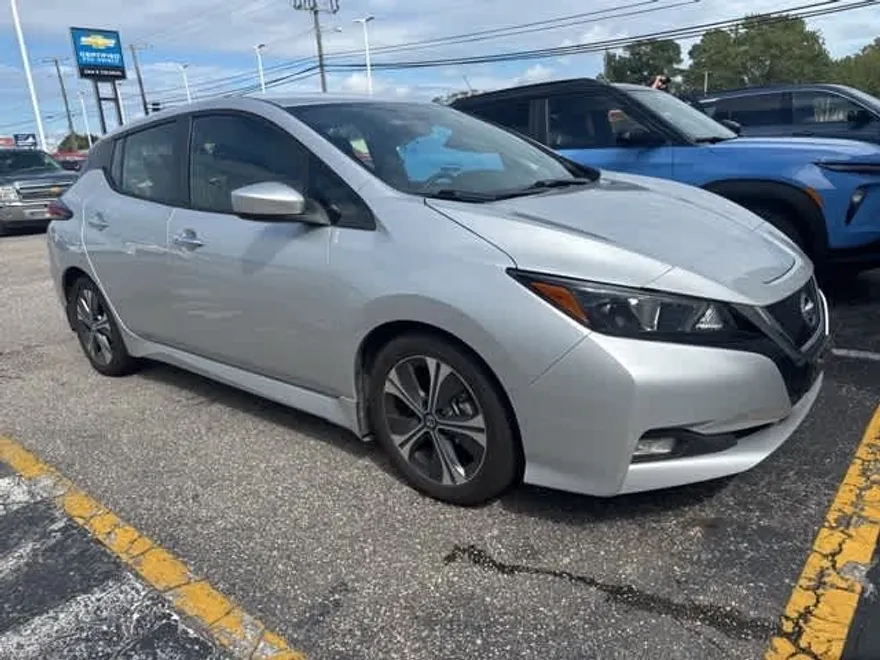2021 Nissan Leaf SV photo 1