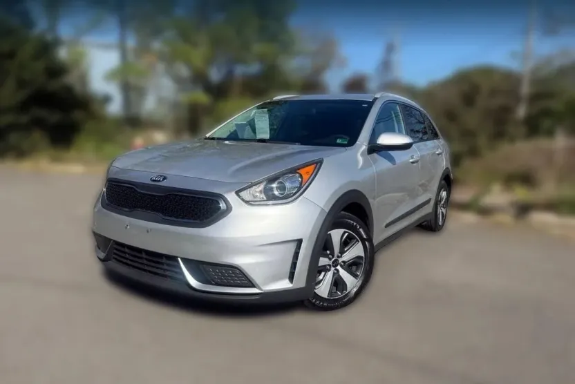 2017 Kia Niro LX photo 1