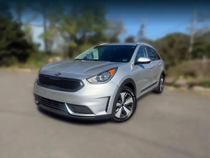 2017 Kia Niro LX photo 1
