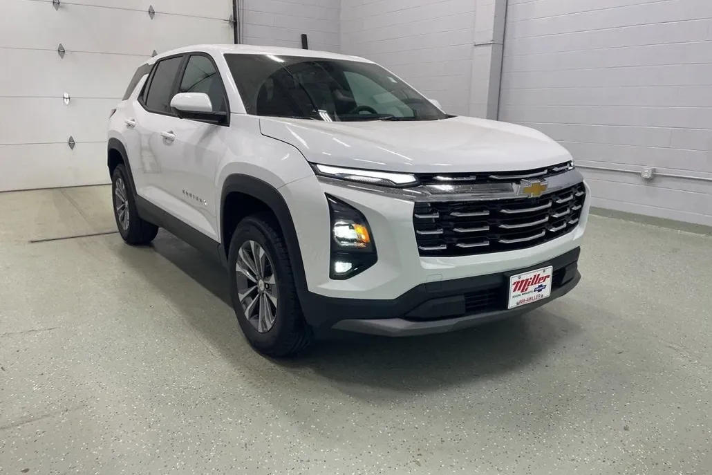 2026 Chevrolet Equinox LT photo 1