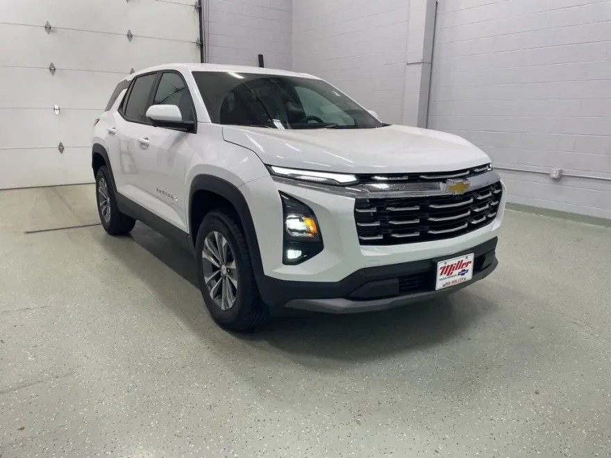 2026 Chevrolet Equinox LT photo 1