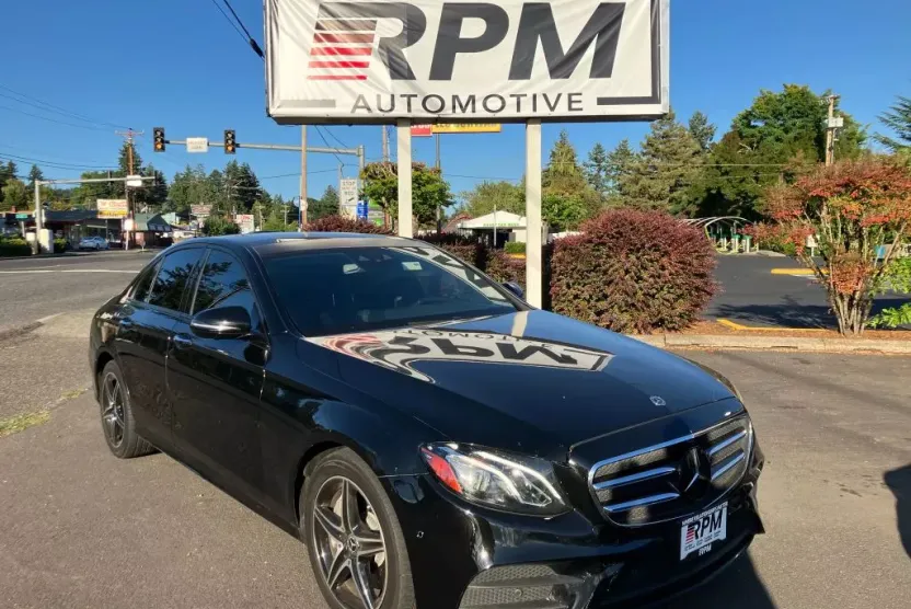 2019 Mercedes Benz E 300 4MATIC Sedan photo 1