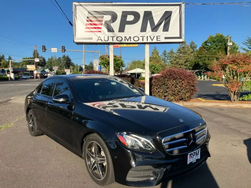 2019 Mercedes Benz E 300 4MATIC Sedan photo 1