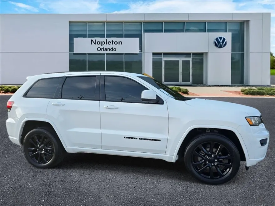 2020 Jeep Grand Cherokee Altitude photo 1