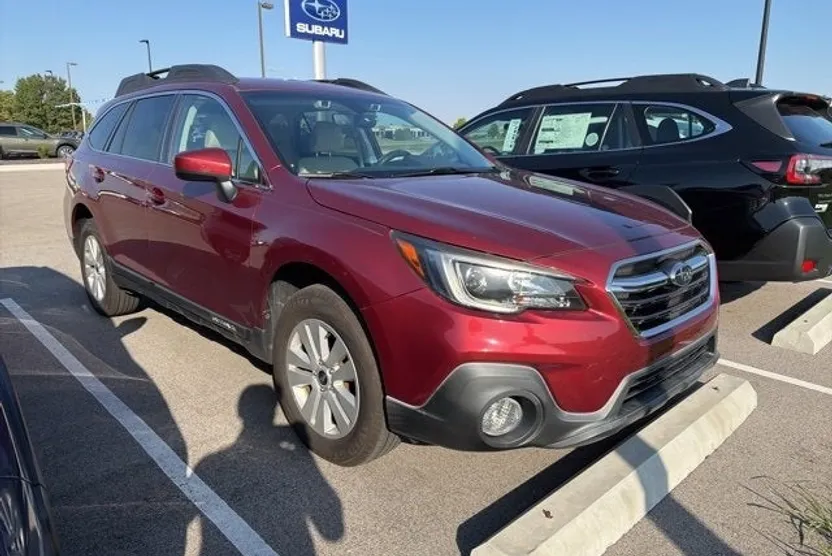 2019 Subaru Outback 2.5i photo 1