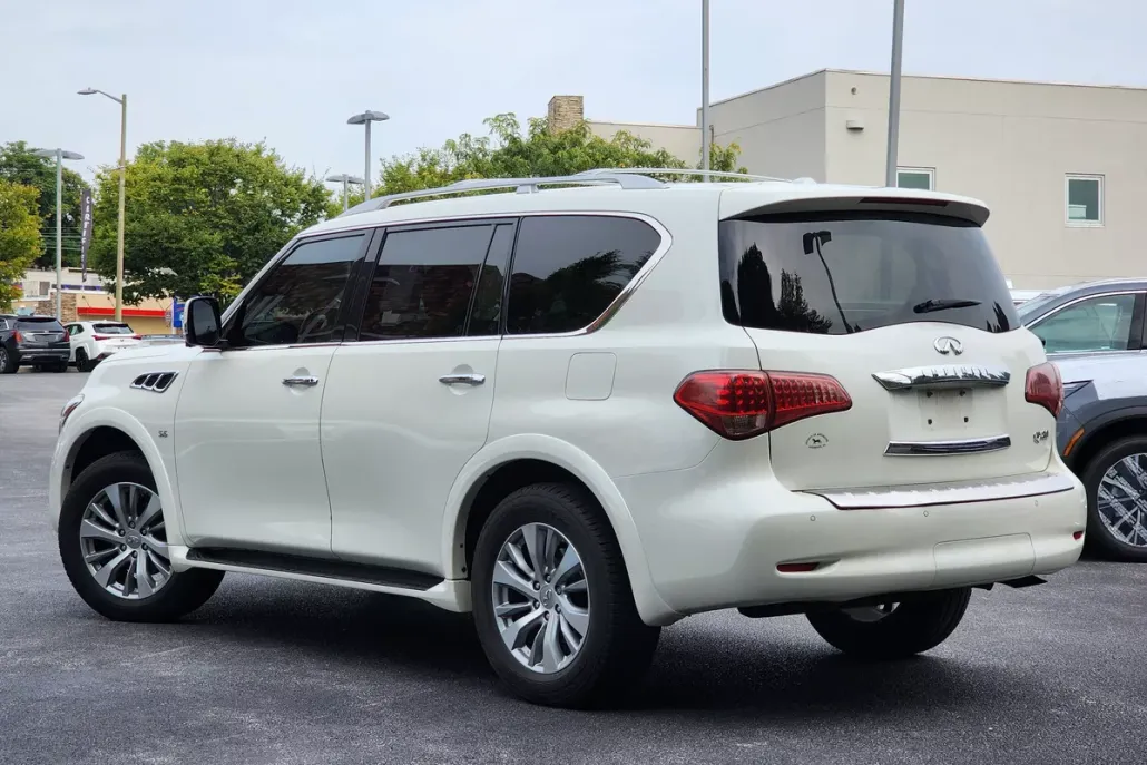 2015 Infiniti QX80 photo 1
