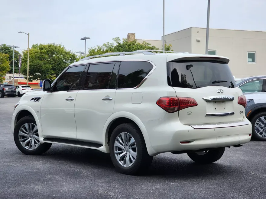 2015 Infiniti QX80 photo 1