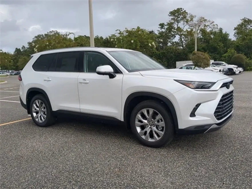 2026 Toyota Grand Highlander Limited photo 1