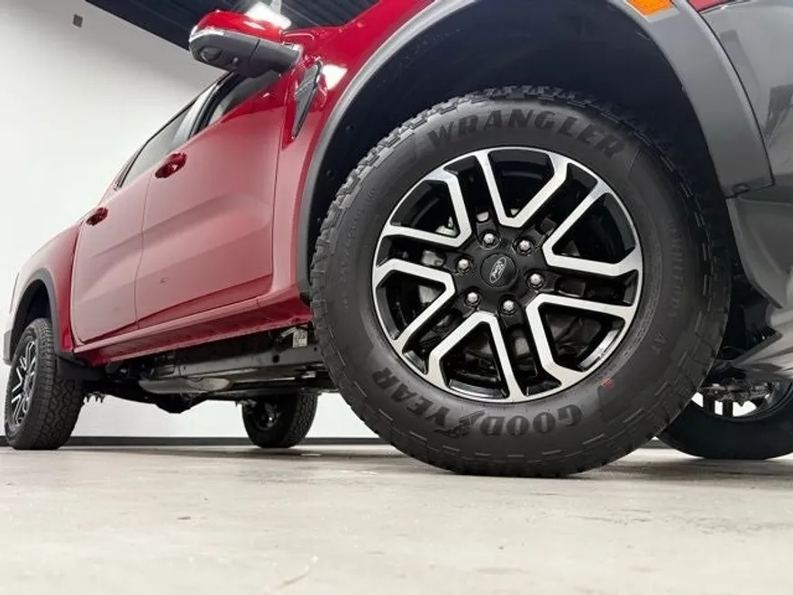 2025 Ford Ranger Lariat photo 1