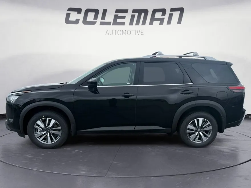 2025 Nissan Pathfinder SL photo 1