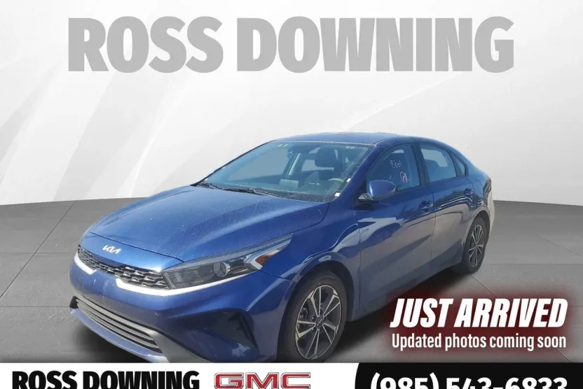 2023 Kia Forte LXS photo 1