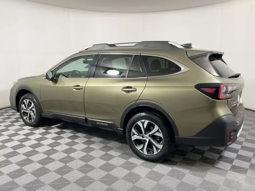 2022 Subaru Outback Touring photo 1
