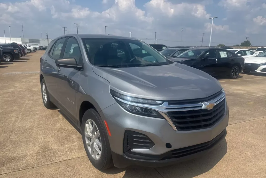 2024 Chevrolet Equinox LS photo 1