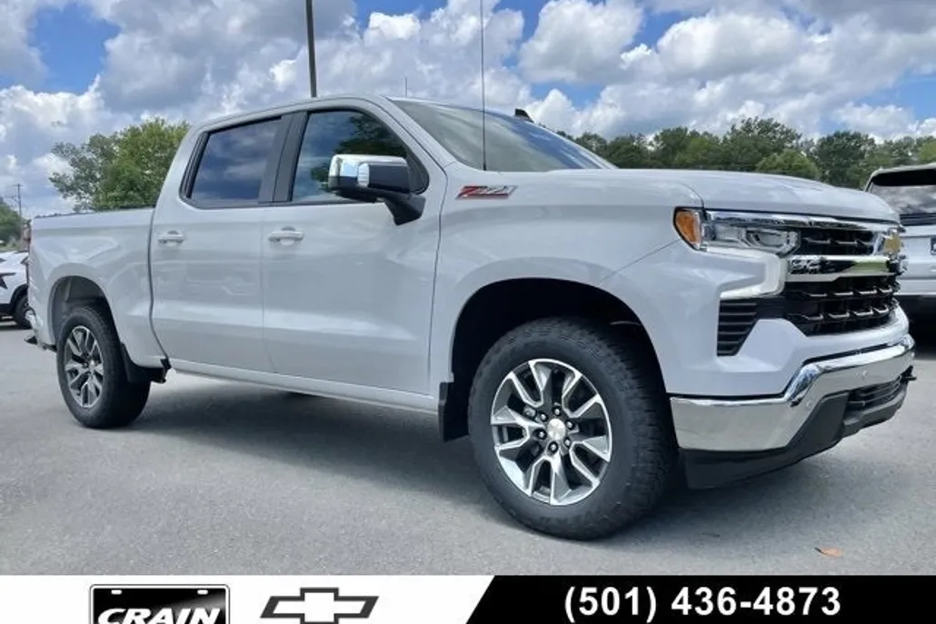 2025 Chevrolet Silverado 1500 LT photo 1