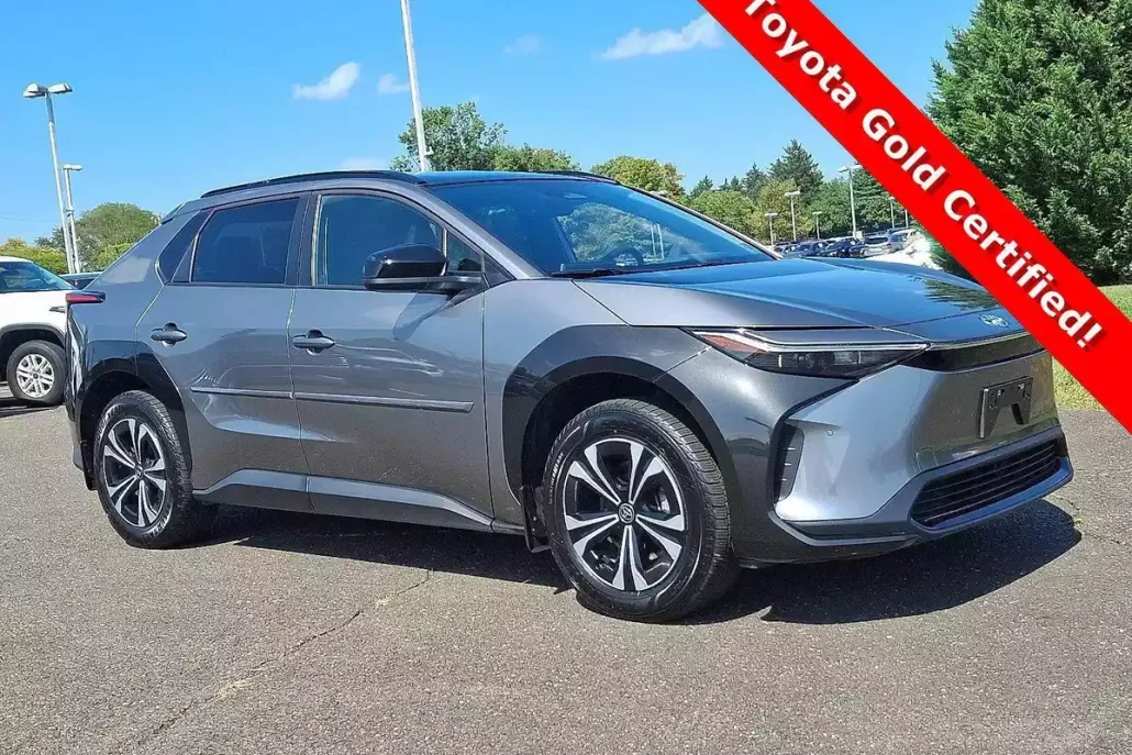 2023 Toyota bZ4X XLE photo 1