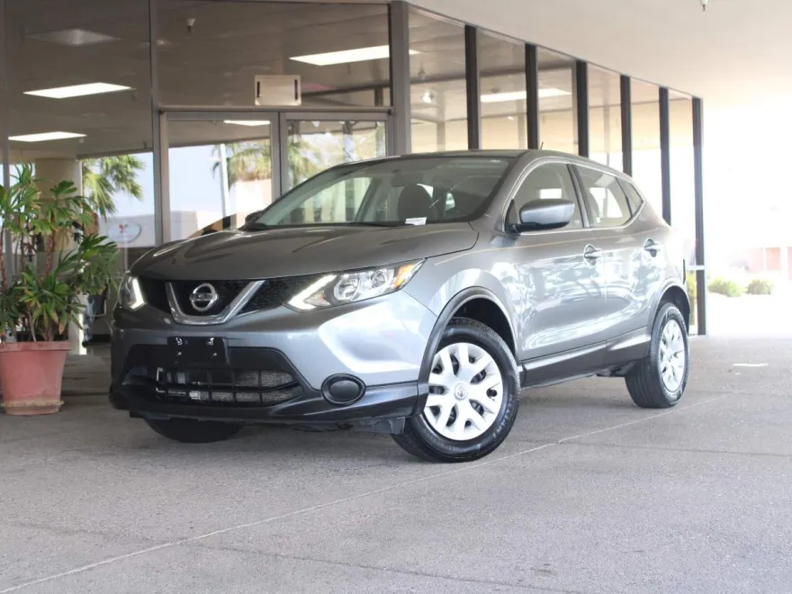 2018 Nissan Rogue Sport S photo 1