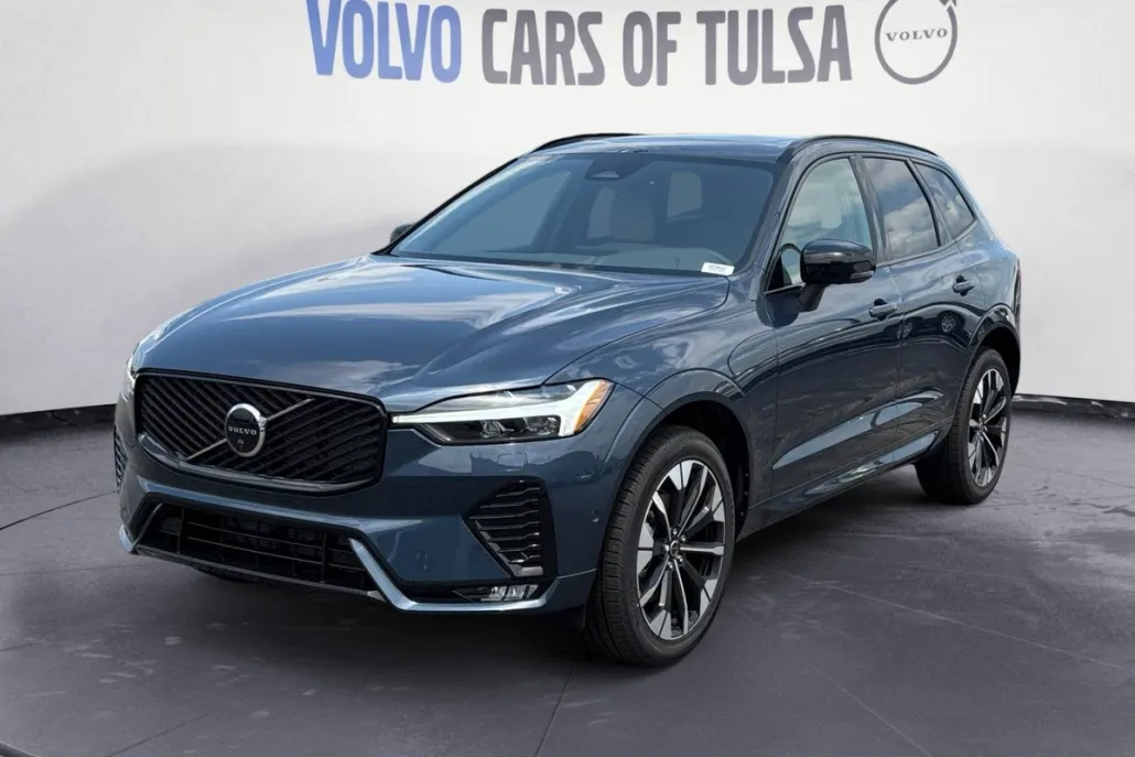 2026 Volvo XC60 B5 Plus photo 1