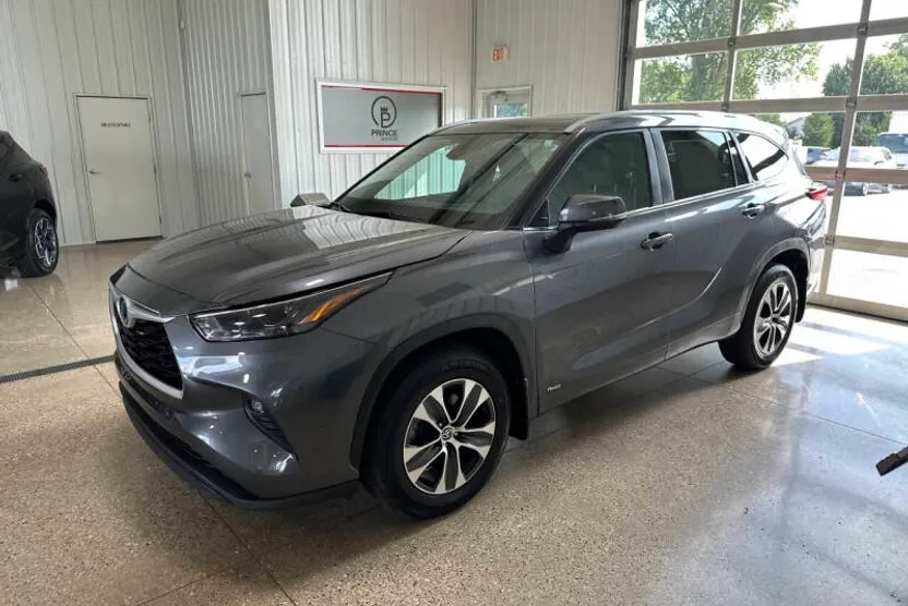 2023 Toyota Highlander Limited Platinum XLE XSE photo 1
