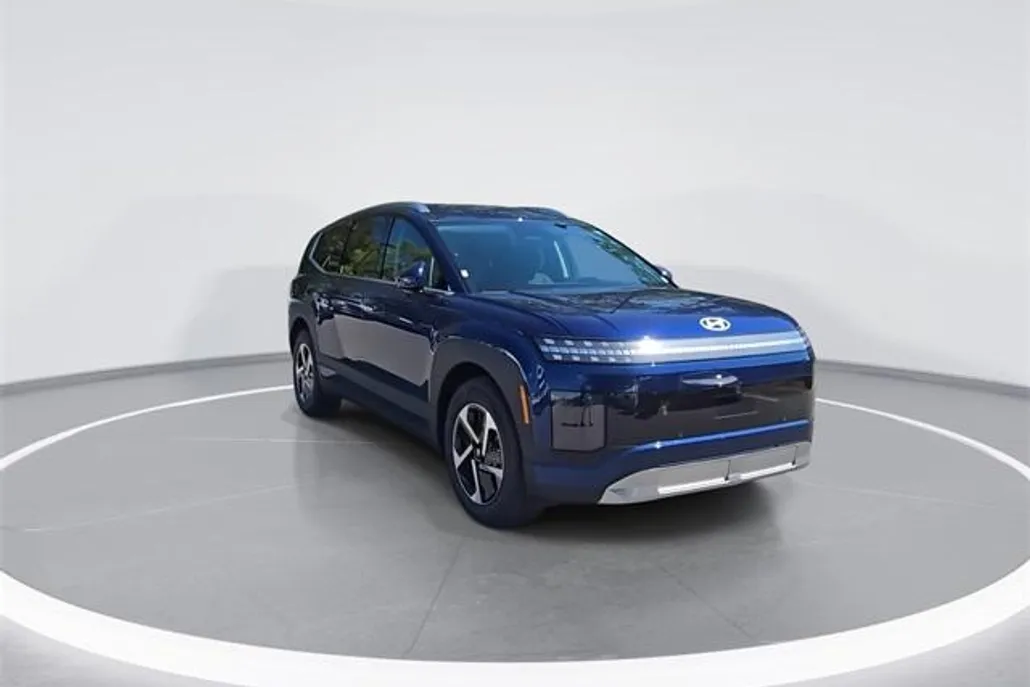 2026 Hyundai Ioniq SE photo 1