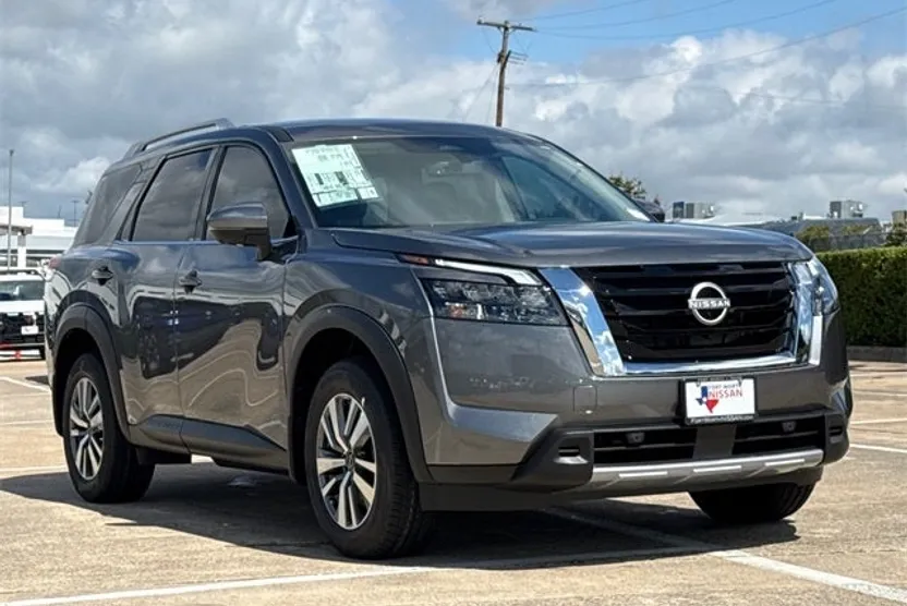 2025 Nissan Pathfinder SL photo 1