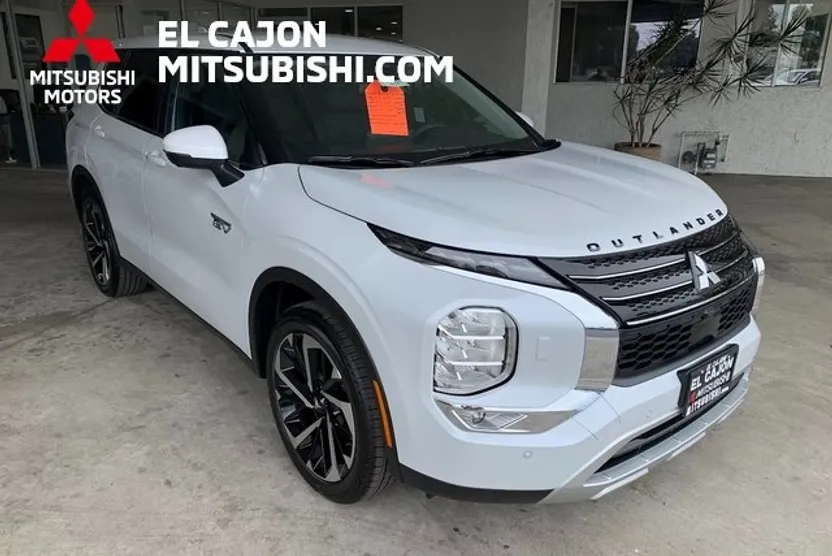 2025 Mitsubishi Outlander PHEV SE photo 1