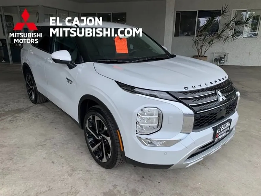 2025 Mitsubishi Outlander PHEV SE photo 1
