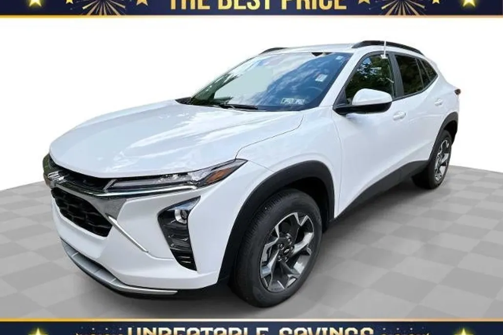 2025 Chevrolet Trax LT photo 1