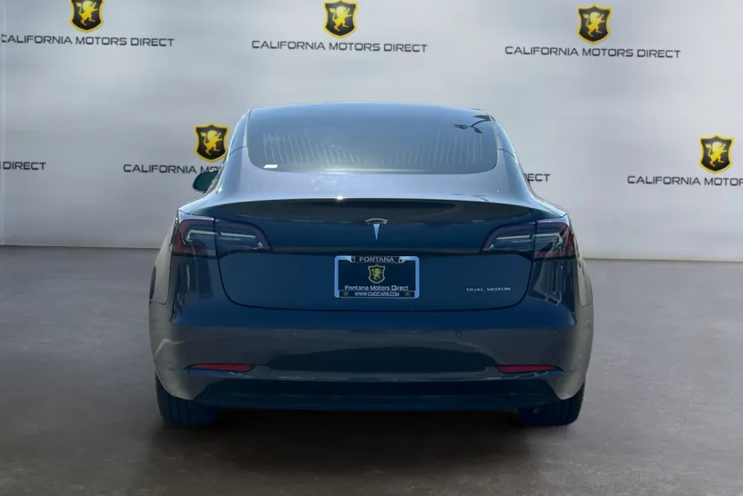 2018 Tesla Model 3 Long Range photo 1