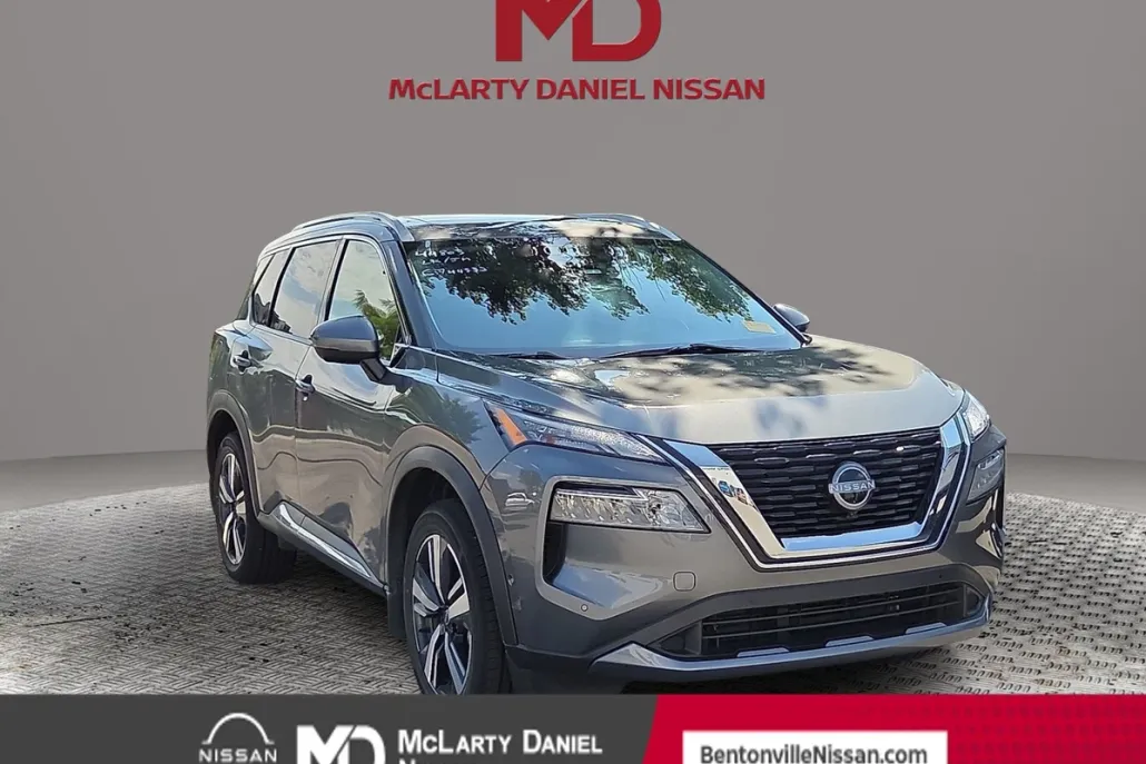 2023 Nissan Rogue SL photo 1