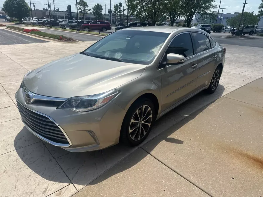 2017 Toyota Avalon Plus XLE Premium Touring Limited photo 1