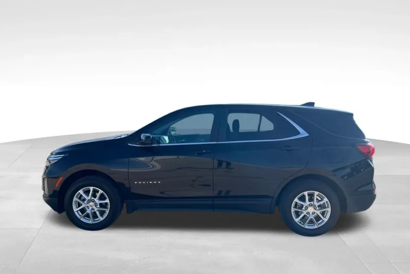 2024 Chevrolet Equinox LT photo 1