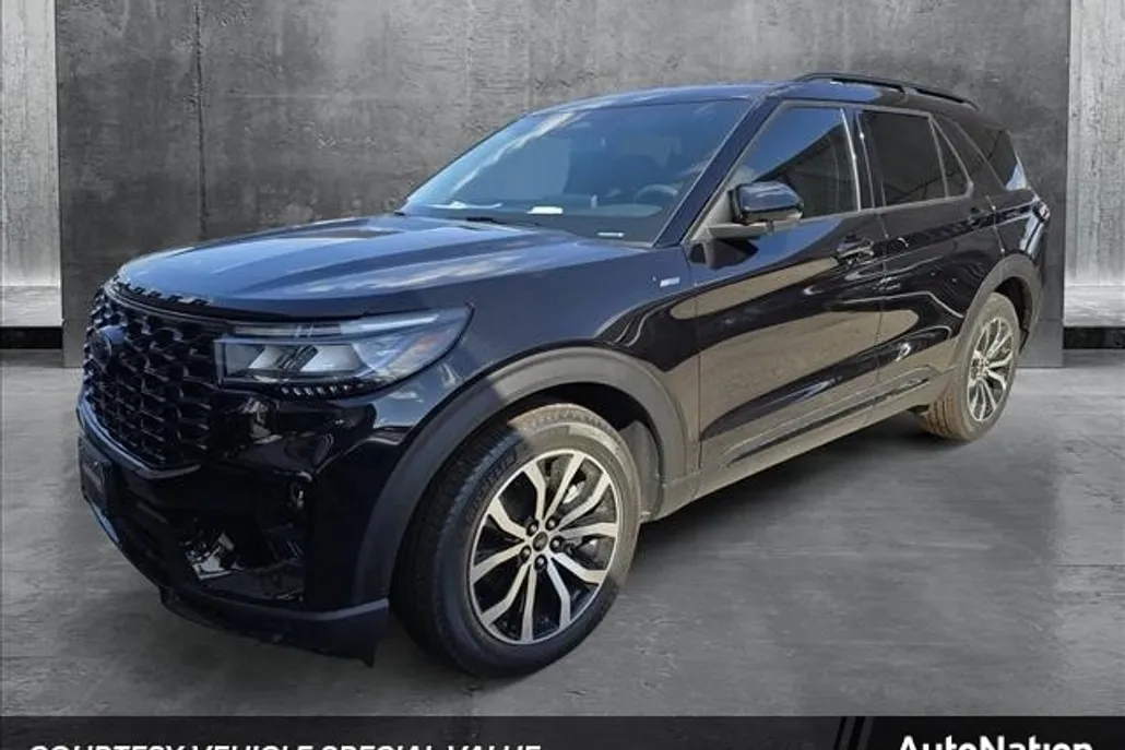 2025 Ford Explorer ST-Line photo 1