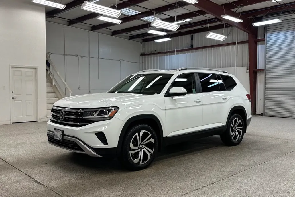 2022 Volkswagen Atlas SEL photo 1