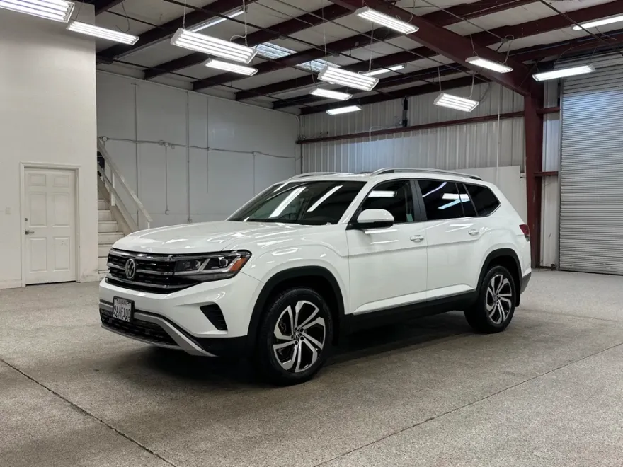 2022 Volkswagen Atlas SEL photo 1