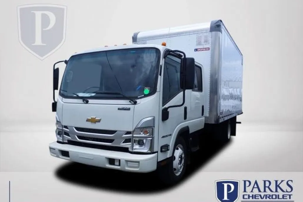 2024 Chevrolet Silverado 4500HD photo 1