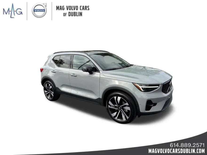 2025 Volvo XC40 Plus photo 1