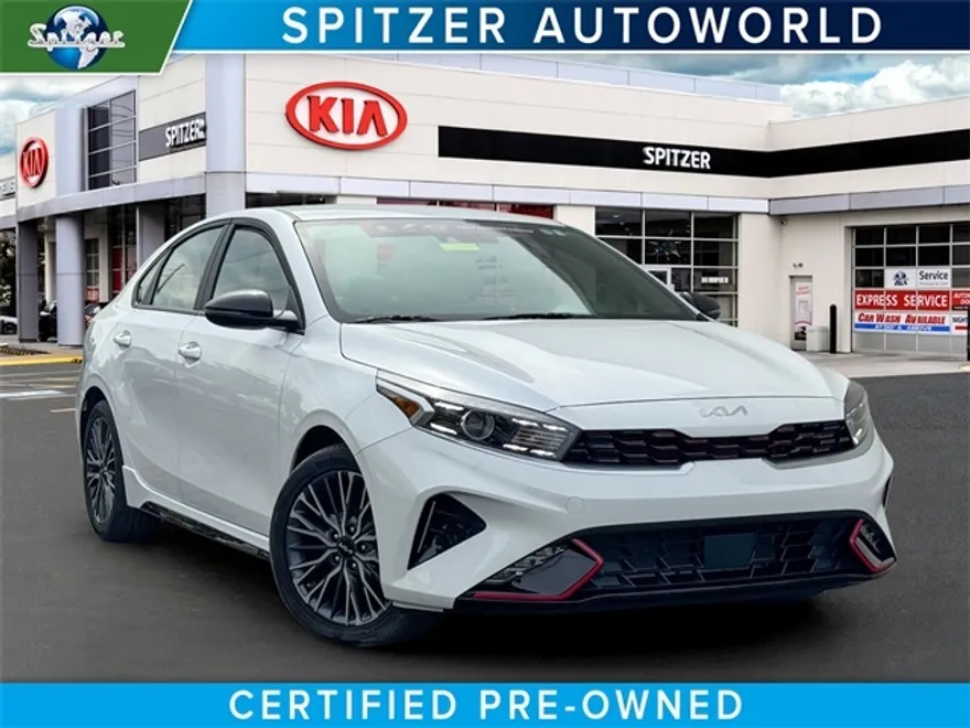 2024 Kia Forte GT-Line photo 1