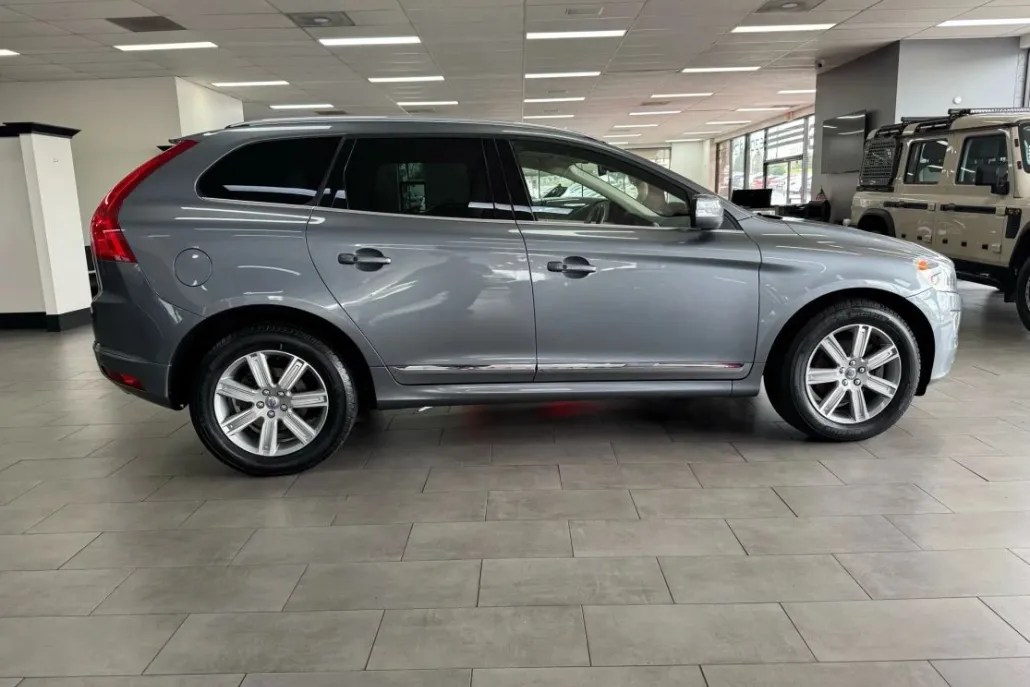 2016 Volvo XC60 T5 Premier photo 1