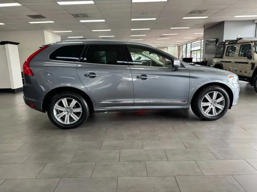 2016 Volvo XC60 T5 Premier photo 1