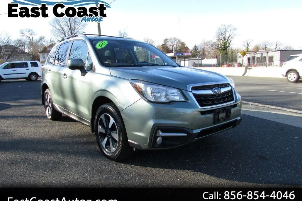 2017 Subaru Forester 2.5i Premium photo 1