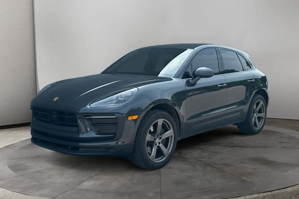 2023 Porsche Macan Base photo 1