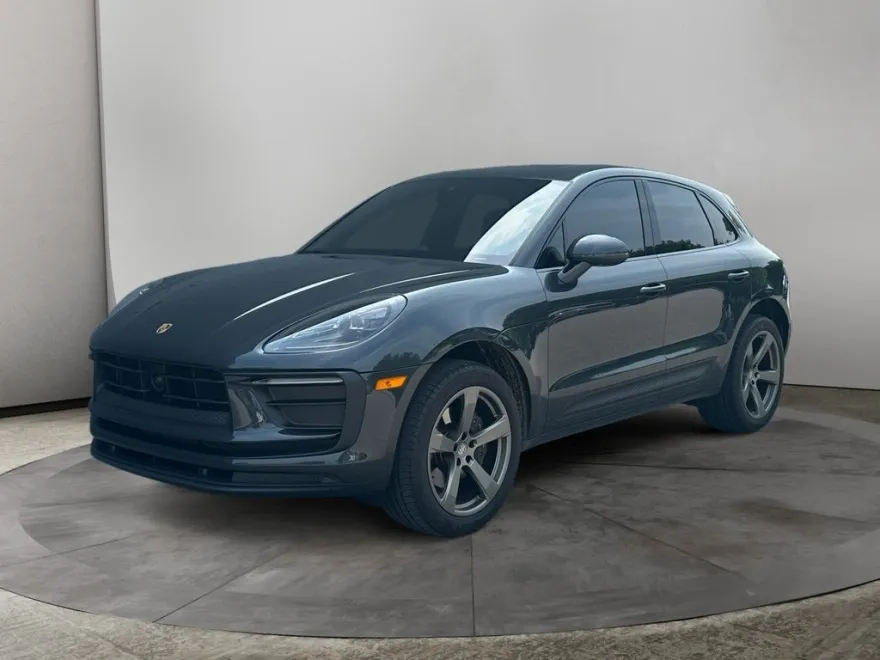 2023 Porsche Macan Base photo 1