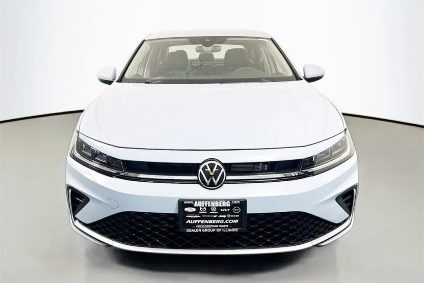 2025 Volkswagen Jetta 1.5T SE photo 1